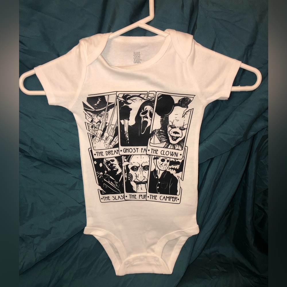 I make shirts!! Kid size! Spooky tarot cards👻🖤